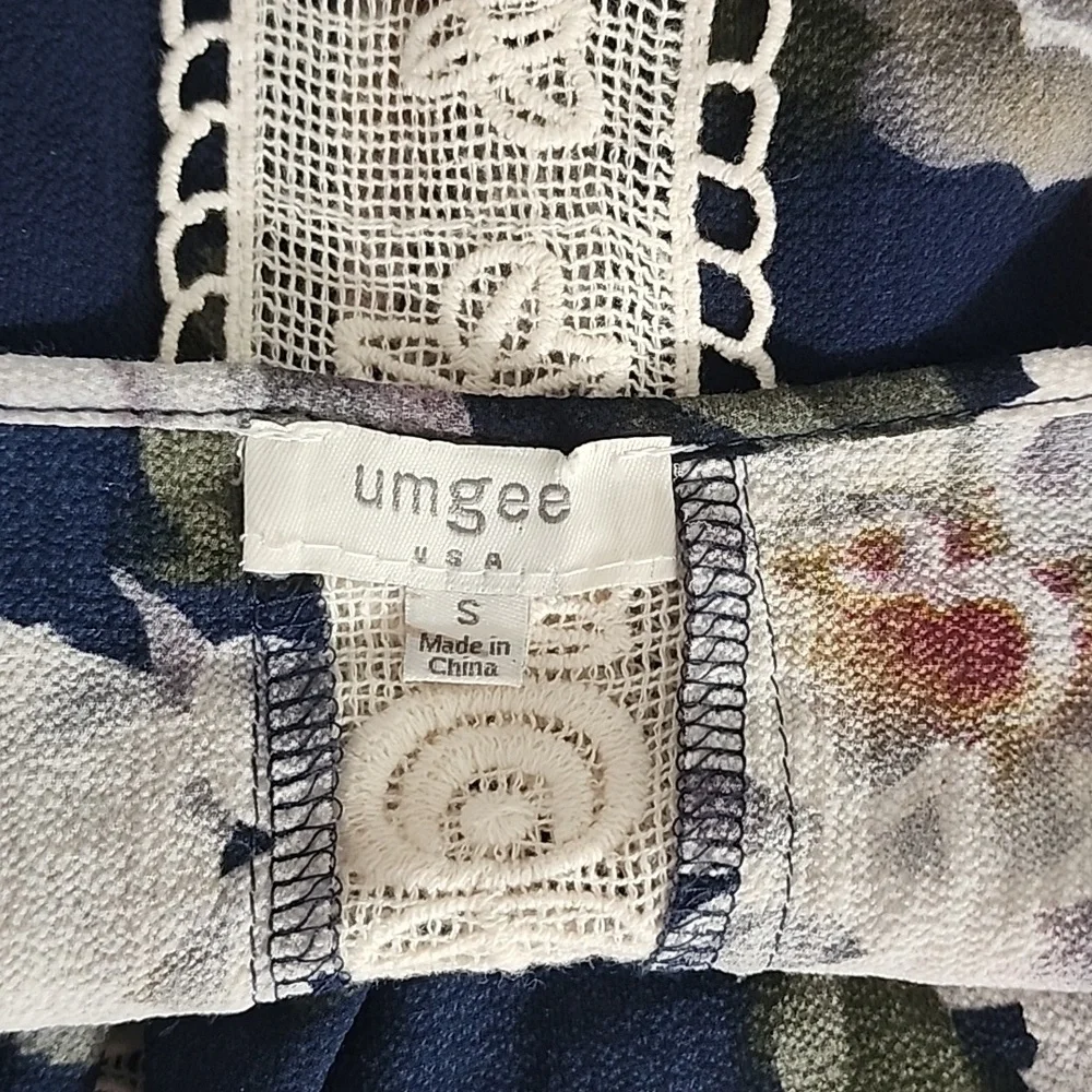 Umgee Kimono Large Flowers Lace Strip On Back Navy Multi Size S